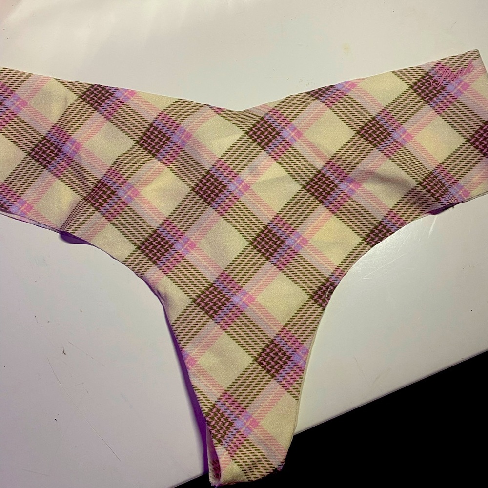 VICTORIAS SECRET PINK thong panties